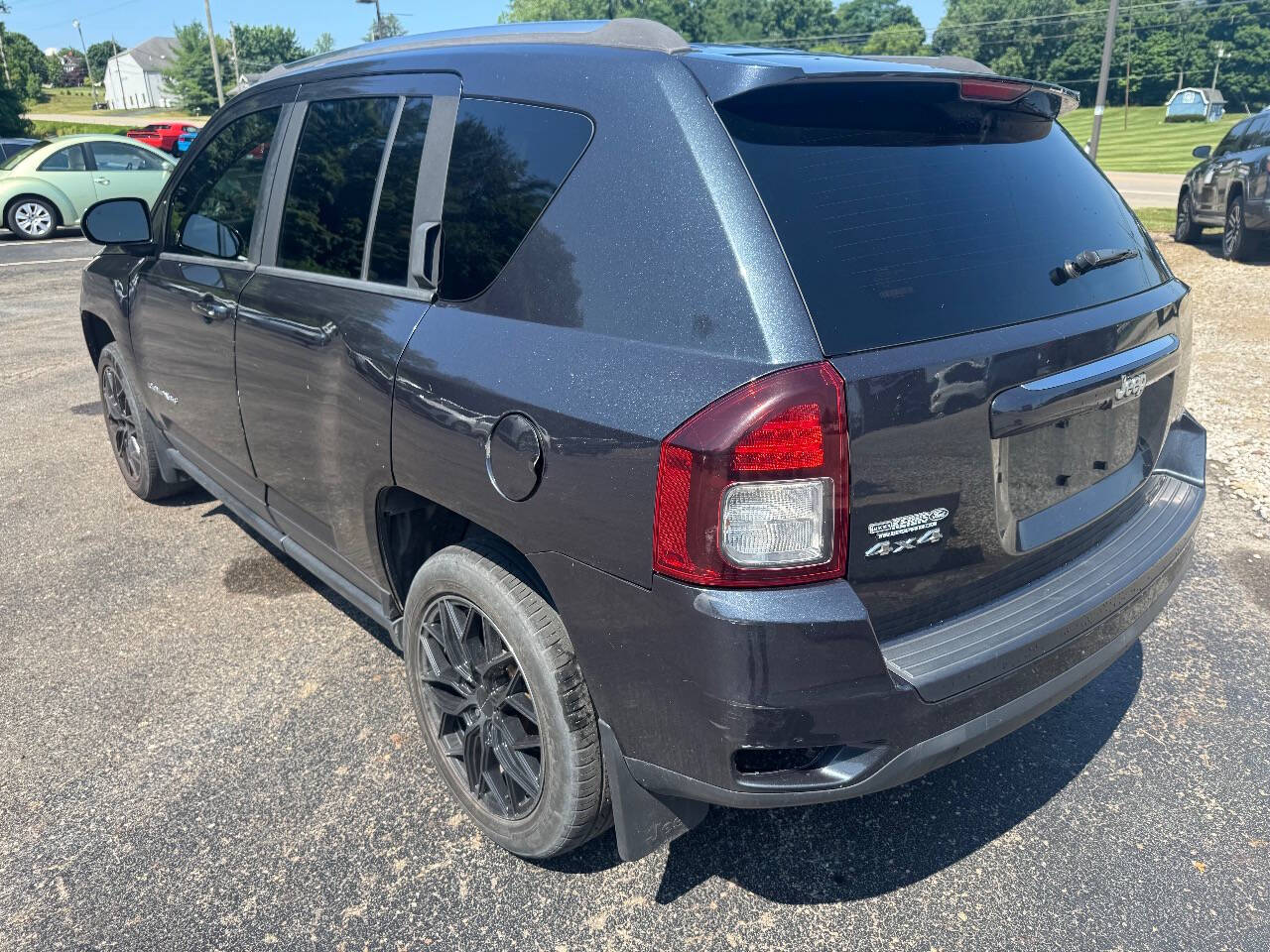 View vehicle photo 4