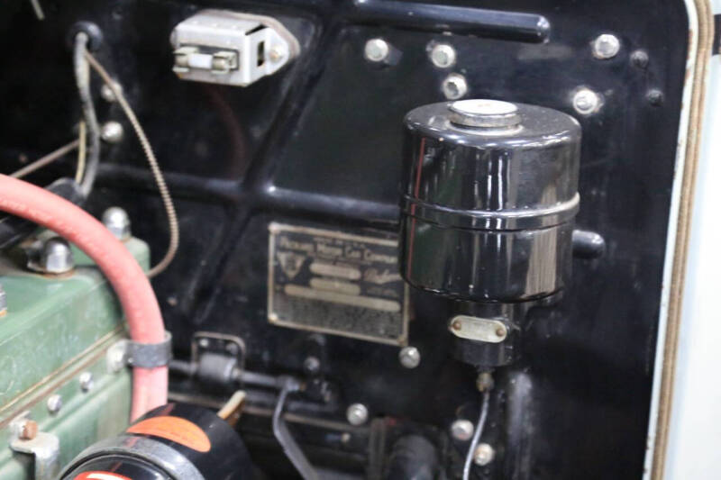 1929 Packard 8 LIMOUSINE