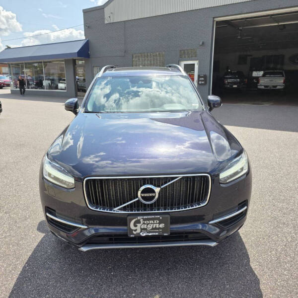 2016 Volvo XC90 T6 Momentum