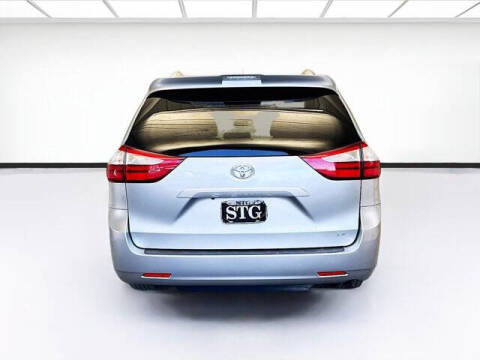 2018 Toyota Sienna LE 8-Passenger