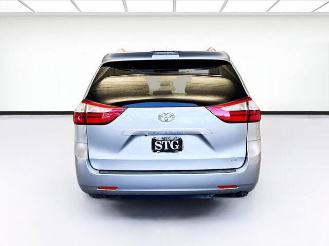 2018 Toyota Sienna LE 8-Passenger