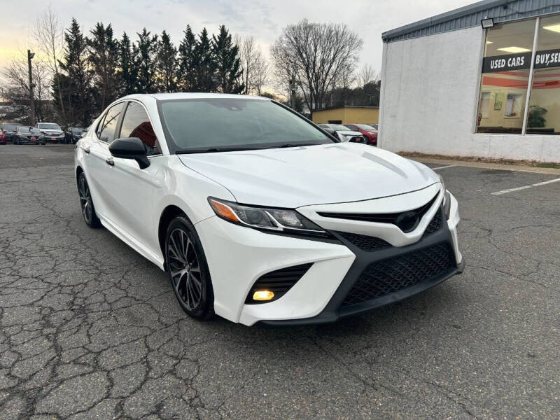 2020 Toyota Camry SE