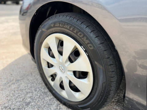 2014 Toyota Prius c Three