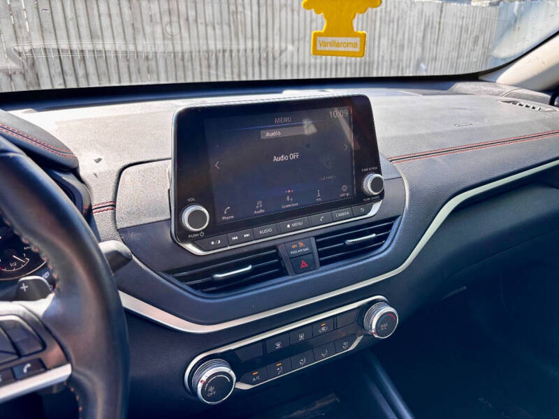 2022 Nissan Altima 2.5 SR