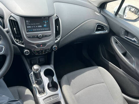 2017 Chevrolet Cruze LT Auto