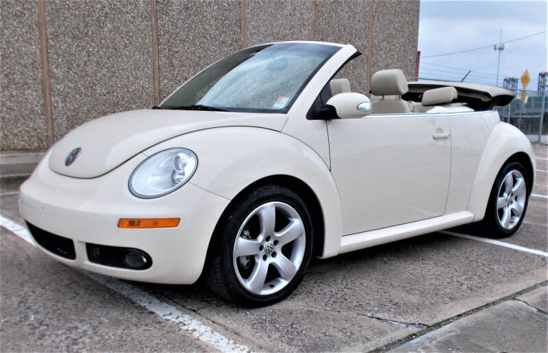 2006 Volkswagen New Beetle Convertible for sale at M G Motor Sports LLC in Tulsa OK