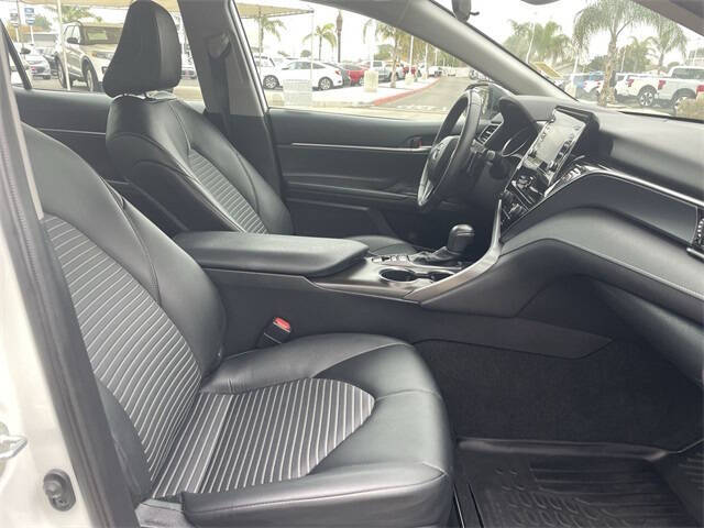 2023 Toyota Camry Hybrid SE Nightshade