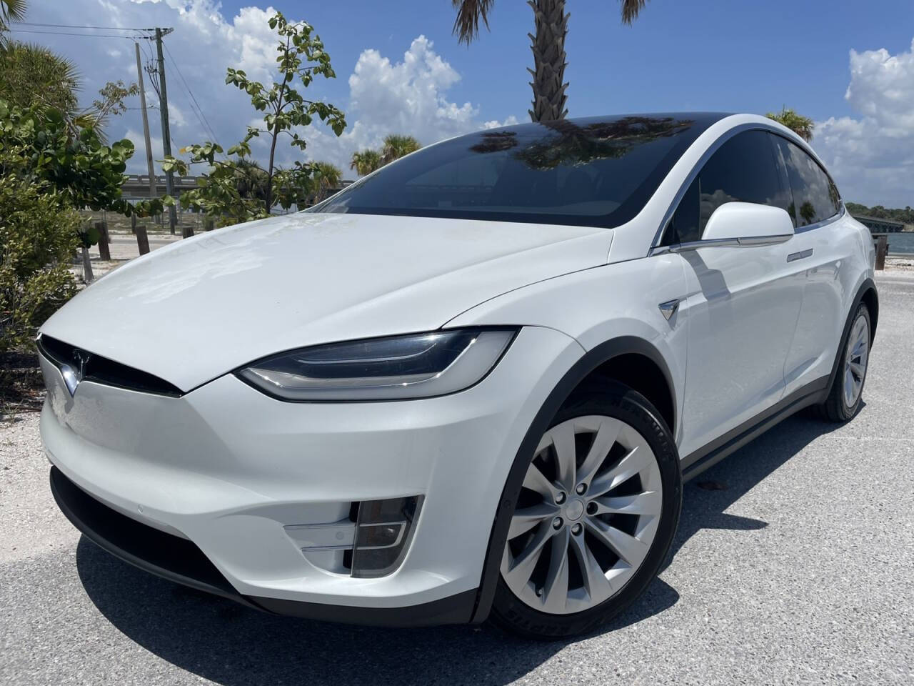 White 2021 Tesla Model X Long Range Plus AWD Long Range Plus 4dr SUV 38