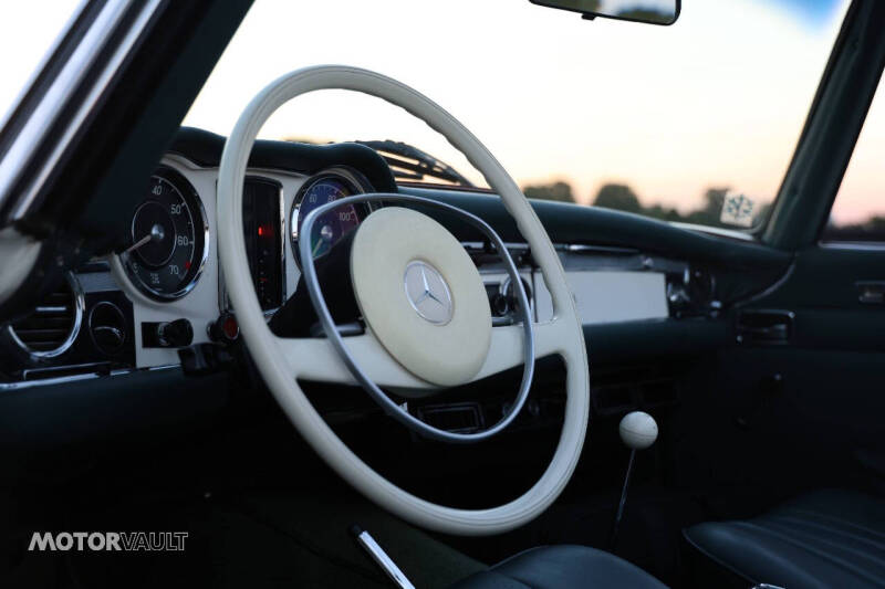 1969 Mercedes-Benz 280-Class