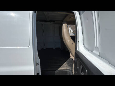 2022 Chevrolet Express 2500