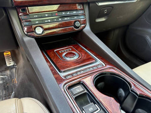 2017 Jaguar F-PACE 35t Prestige