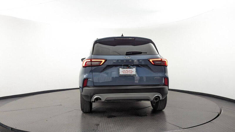 2025 Ford Escape ST-Line Select