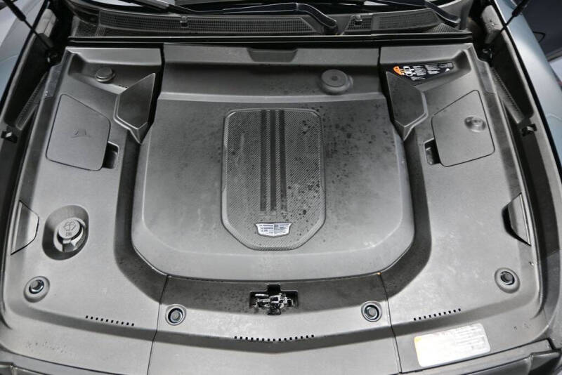 2024 Cadillac LYRIQ Luxury 1