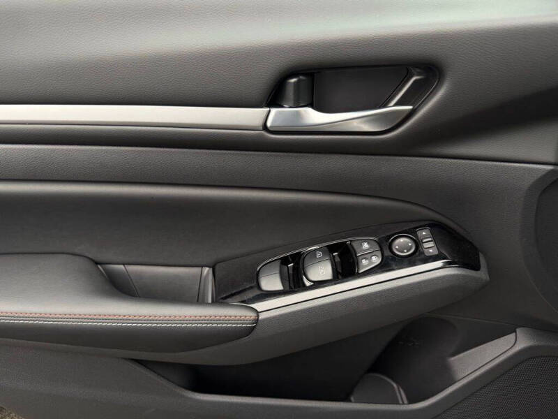 2025 Nissan Altima 2.5 SR