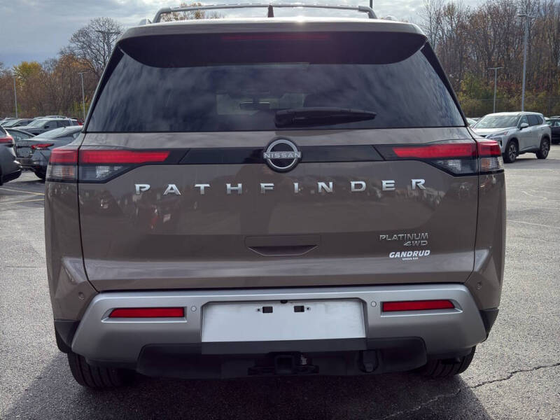 2025 Nissan Pathfinder Platinum