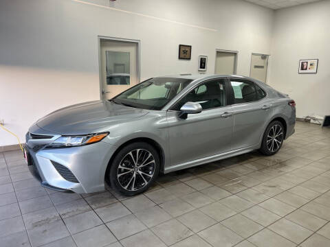 2020 Toyota Camry for sale at DAN PORTER MOTORS in Dickinson ND