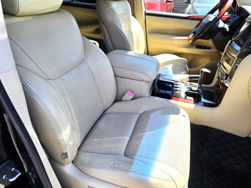 2011 Lexus LX 570