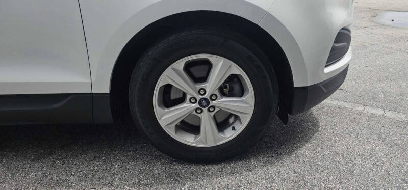 2020 Ford Edge SE