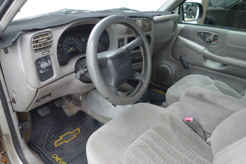 2000 Chevrolet S-10 LS