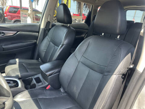 2015 Nissan Rogue SL