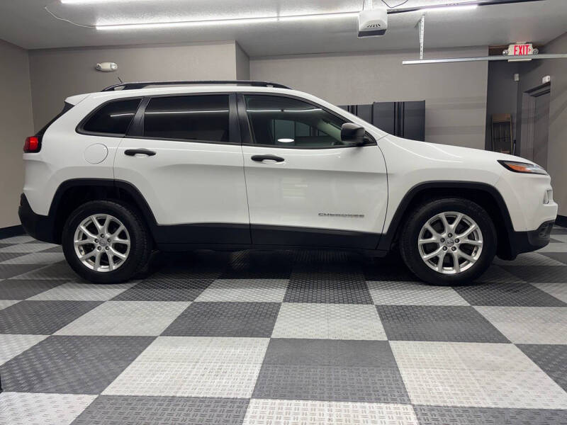 2016 Jeep Cherokee Sport
