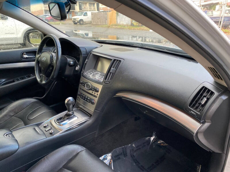 2015 Infiniti Q40