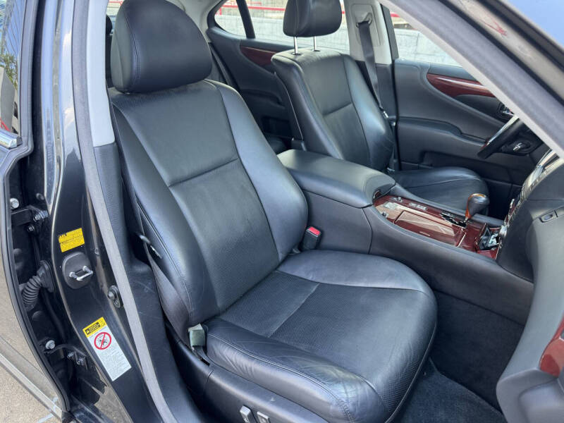 2007 Lexus LS 460