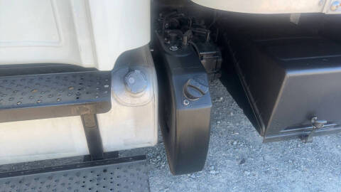 2012 Freightliner M2 106