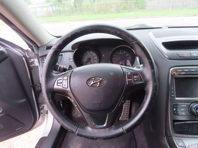 2012 Hyundai Genesis Coupe 3.8 Track