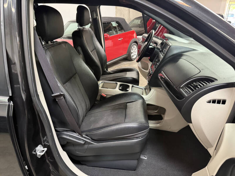 2019 Dodge Grand Caravan SXT 35th Anniversary Edition