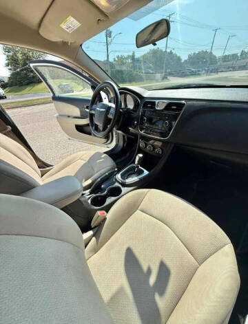 2013 Chrysler 200 LX