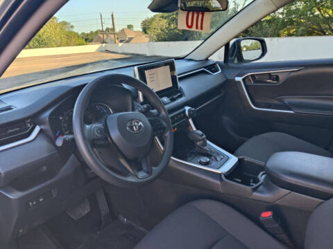 2023 Toyota RAV4 Hybrid LE