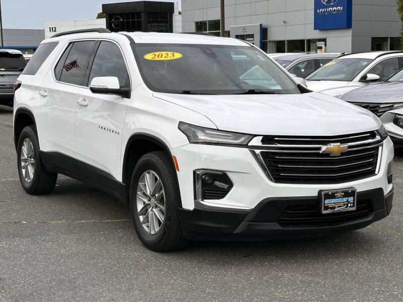 2023 Chevrolet Traverse LT Leather