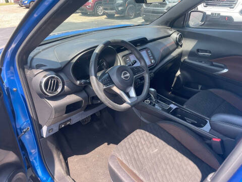 2022 Nissan Kicks SR