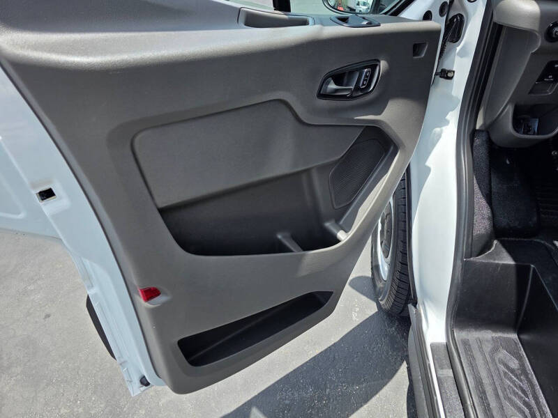2025 Ford Transit 250
