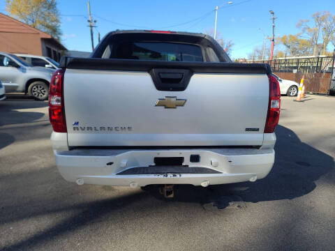 2011 Chevrolet Avalanche LTZ