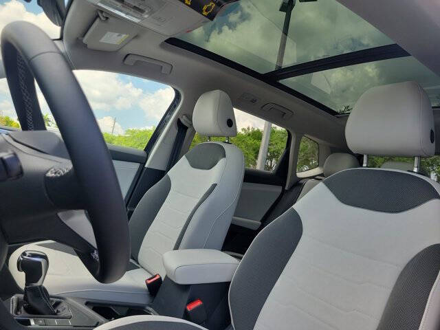 2026 Volkswagen Taos SE