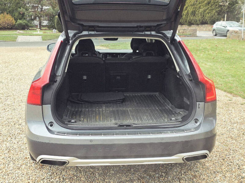 2018 Volvo V90 Cross Country T6