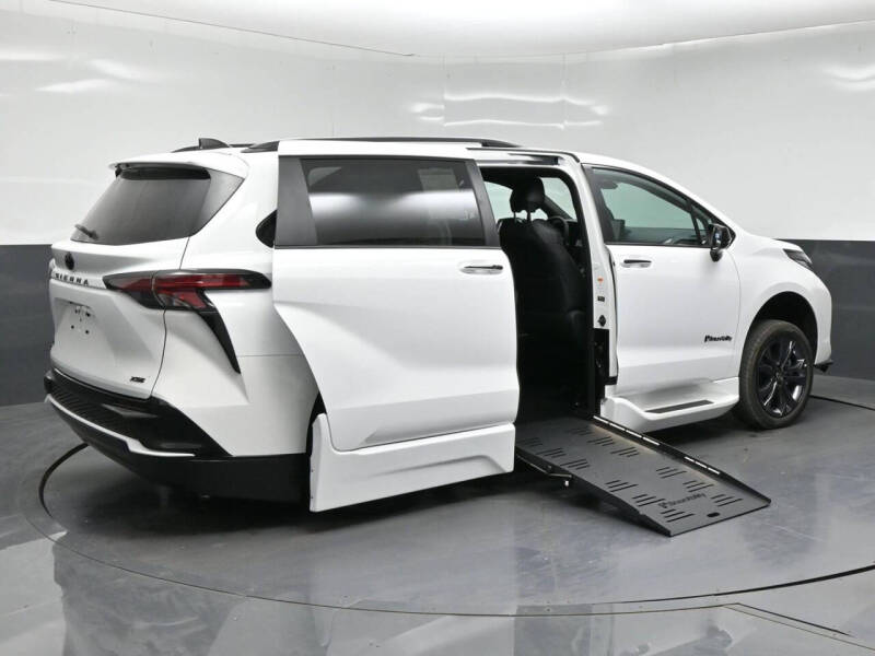 2026 Toyota Sienna XSE 7-Passenger
