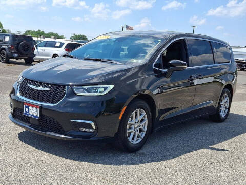 2025 Chrysler Pacifica Select