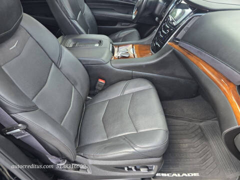 2017 Cadillac Escalade Luxury