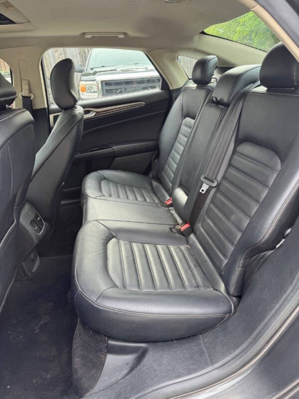2017 Ford Fusion SE