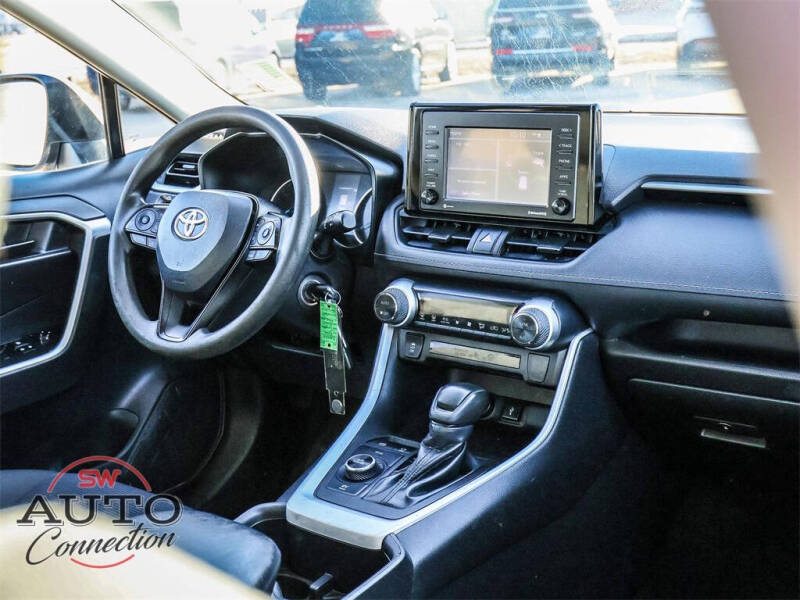 2022 Toyota RAV4 Hybrid LE