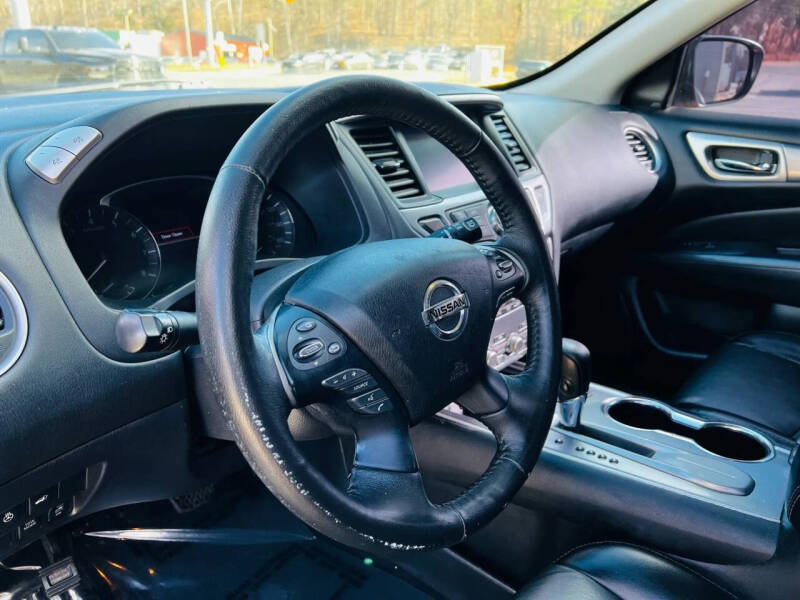 2020 Nissan Pathfinder SL