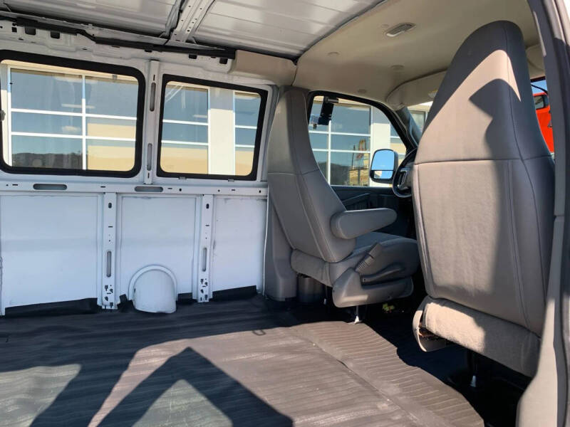 2017 Chevrolet Express 2500