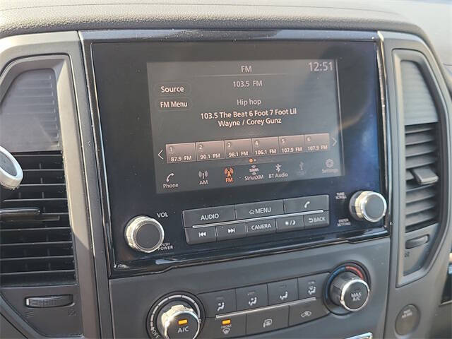 2023 Nissan Titan SV