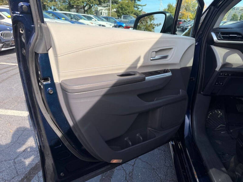 2022 Toyota Sienna XLE 7-Passenger