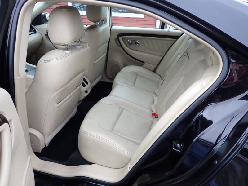 2016 Ford Taurus Limited