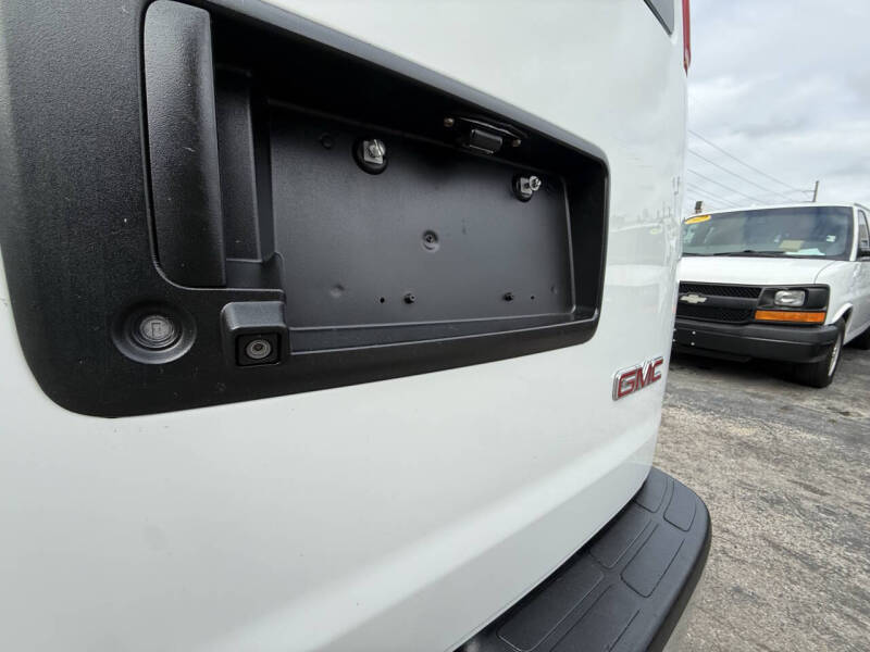 2021 GMC Savana 2500