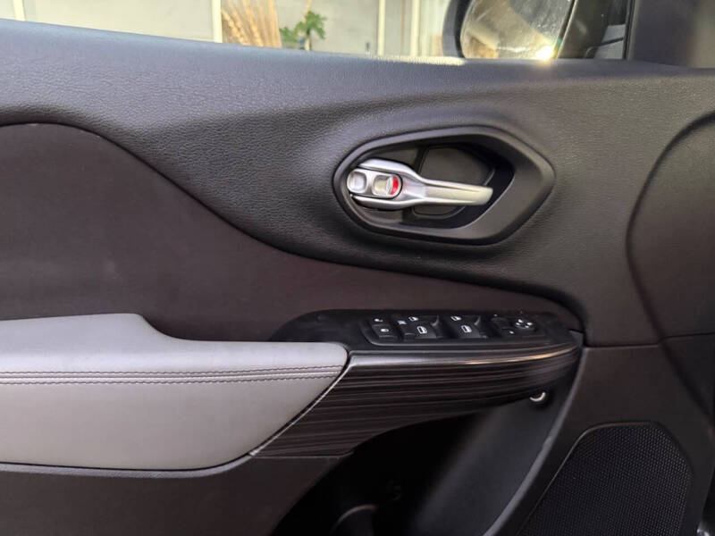 2014 Jeep Cherokee Sport